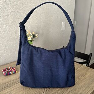 BAGGU Nylon Shoulder Bag in Navy
